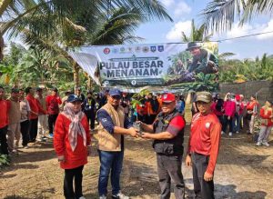 KAGAMA Babel, BPDAS Baturusa Cerucuk, dan Mahasiswa KKN-PPM UGM Tanam Budaya Cinta Lingkungan