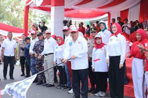 Gubernur Hidayat Arsani Lepas Pawai HUT ke-81 RI, Semarakkan Pangkalpinang dengan Semangat Kebersamaan