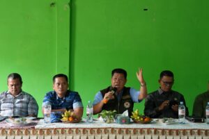 Gubernur Hidayat Arsani Pasang Badan Perjuangkan 20% Kebun Plasma Warga Beltim